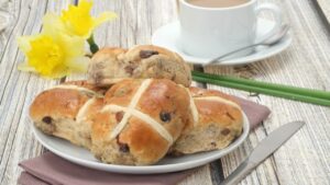 ecv hot cross buns3